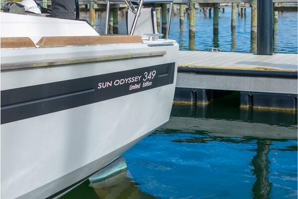 Rivendell 34ft Jeanneau Yacht For Sale