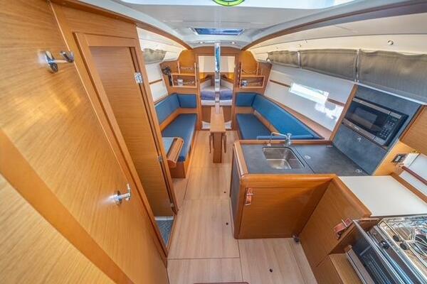 Rivendell 34ft Jeanneau Yacht For Sale