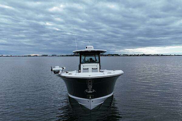 Blackfin 332 CC Yacht For Sale