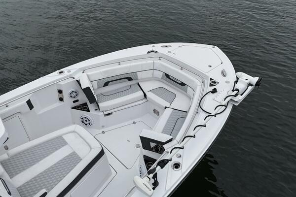 Blackfin 332 CC - Bow