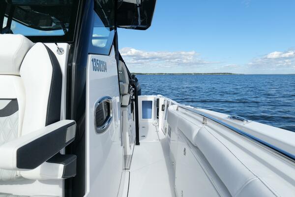 Blackfin 332 CC - Aft Deck