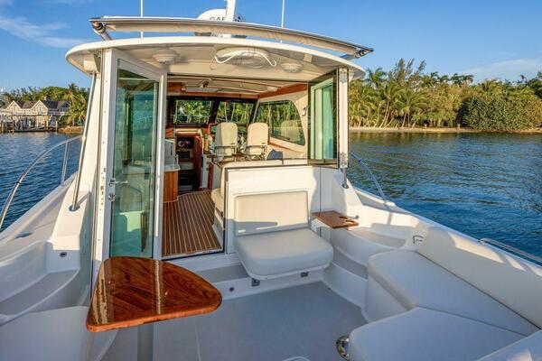 37ft Back Cove Yacht For Sale