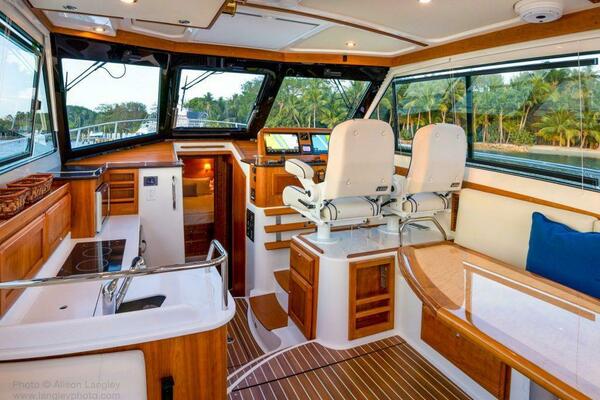 37ft Back Cove Yacht For Sale