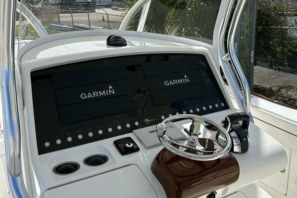 LOW KEY 33ft Valhalla Boatworks Yacht For Sale