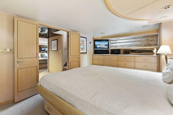 Bravo Zulu 92ft Westship Yacht For Sale