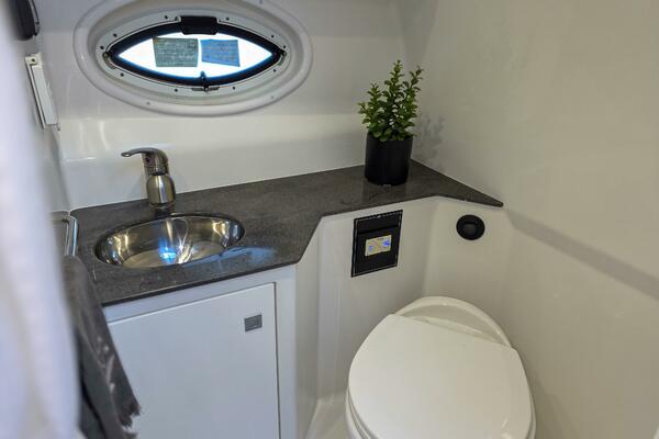 29ft Monterey Yacht For Sale