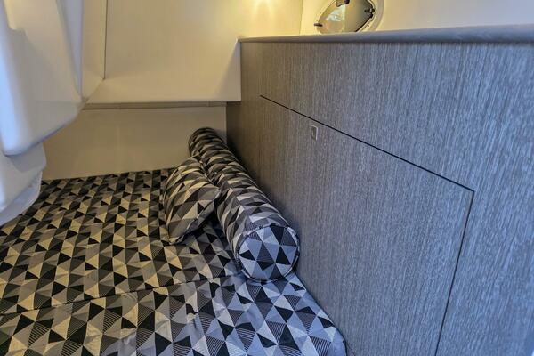 29ft Monterey Yacht For Sale