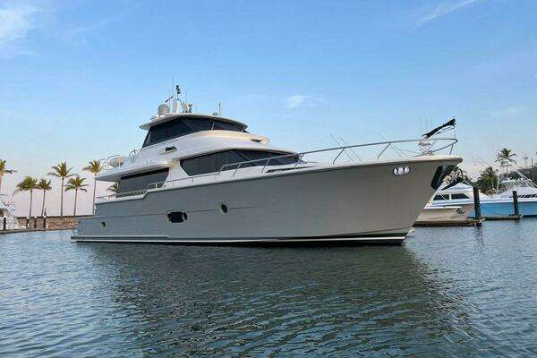 Photo of the 2010 Horizon Enclosed Pilothouse "3W"