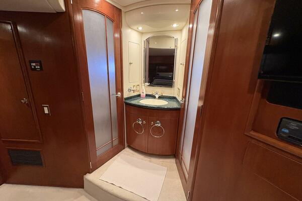 Isla Swintono 53ft Carver Yacht For Sale