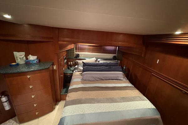 Isla Swintono 53ft Carver Yacht For Sale