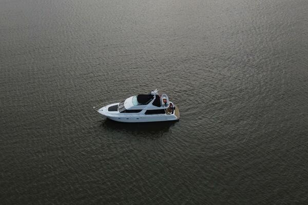 Isla Swintono 53ft Carver Yacht For Sale