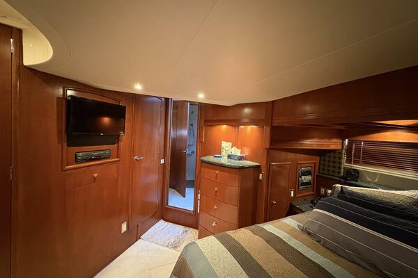 Isla Swintono 53ft Carver Yacht For Sale