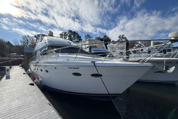 Isla Swintono 53ft Carver Yacht For Sale