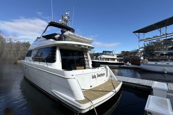Isla Swintono 53ft Carver Yacht For Sale