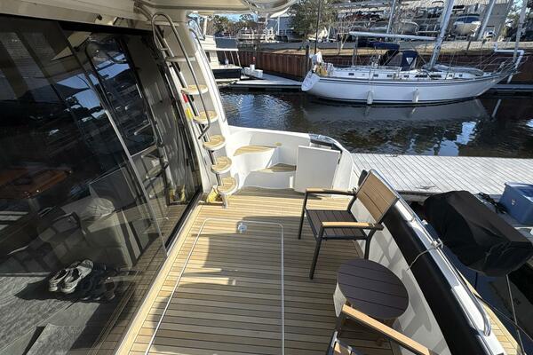 Isla Swintono 53ft Carver Yacht For Sale