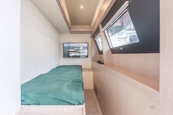 Triangle 58ft Absolute Yacht For Sale