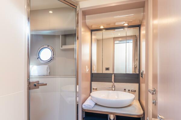 Triangle 58ft Absolute Yacht For Sale