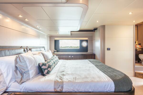 Triangle 58ft Absolute Yacht For Sale