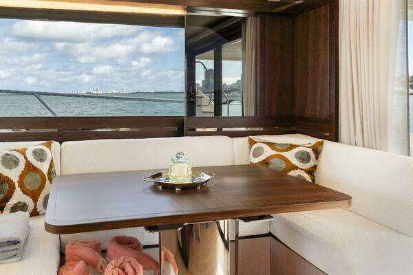 Absolute 58 Fly Yacht For Sale