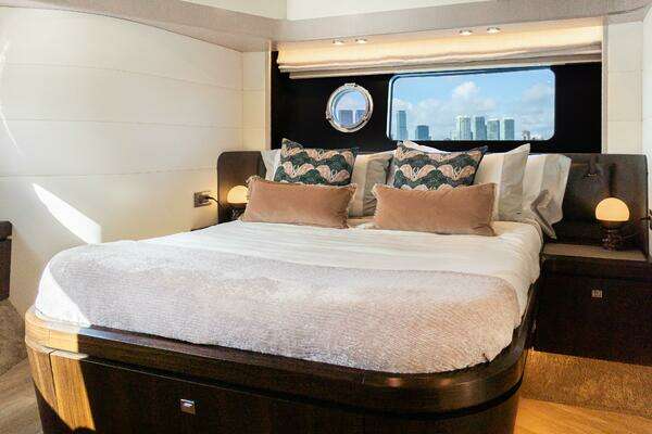 Absolute 58 Fly Yacht For Sale