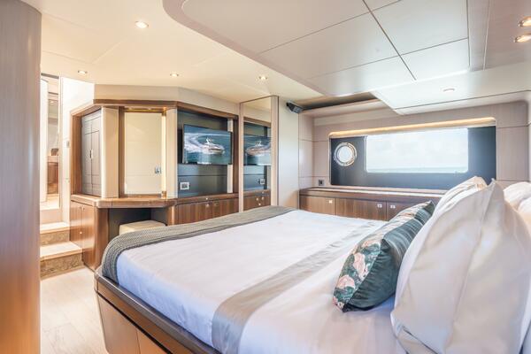 Triangle 58ft Absolute Yacht For Sale