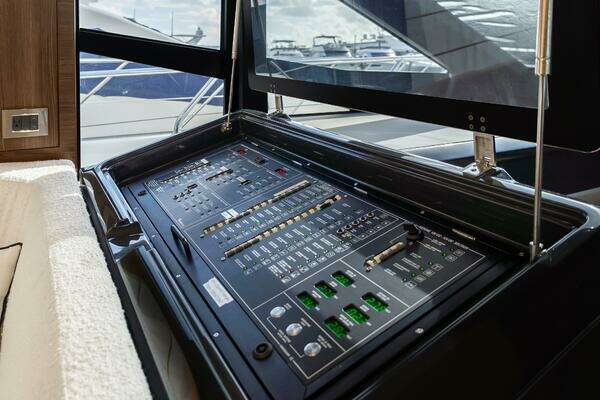 Absolute 58 Fly Yacht For Sale