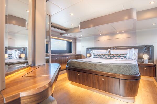 Triangle 58ft Absolute Yacht For Sale