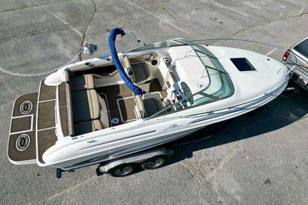 Photo of the 1999 Sea Ray 215 Express Cruiser