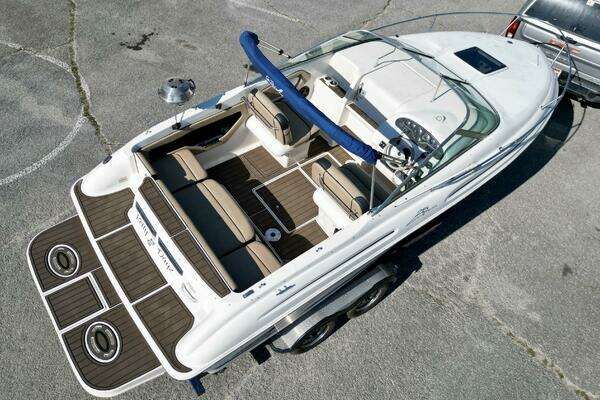 Photo of the 1999 Sea Ray 215 Express Cruiser