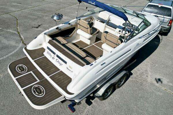 Photo of the 1999 Sea Ray 215 Express Cruiser