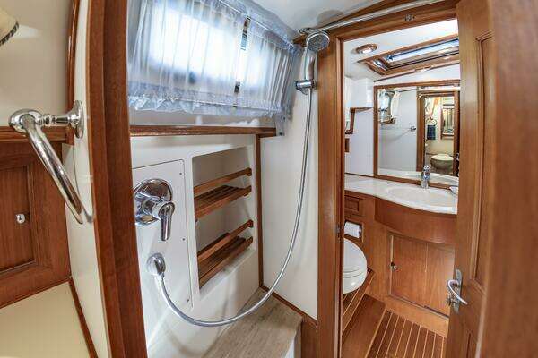 Grand Banks Eastbay 49 Eastbay SX Yacht For Sale