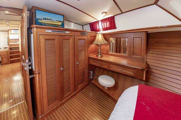 Grand Banks Eastbay 49 Eastbay SX Yacht For Sale