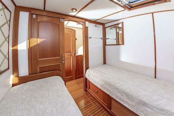 Grand Banks Eastbay 49 Eastbay SX Yacht For Sale