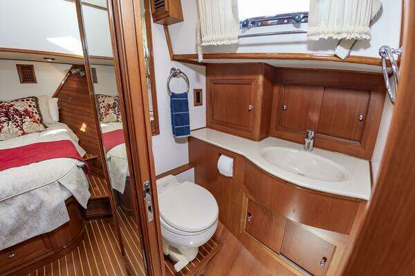 Grand Banks Eastbay 49 Eastbay SX Yacht For Sale