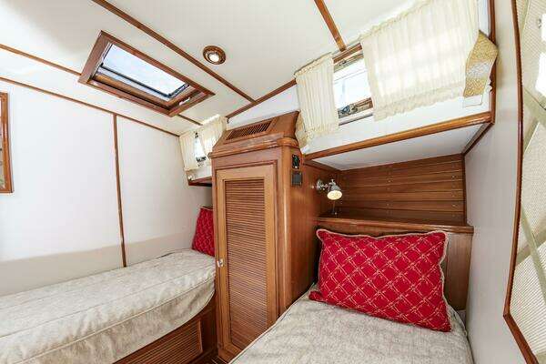 Grand Banks Eastbay 49 Eastbay SX Yacht For Sale