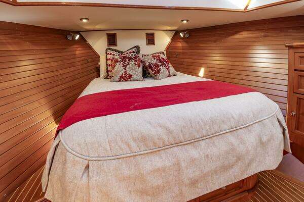 Grand Banks Eastbay 49 Eastbay SX Yacht For Sale