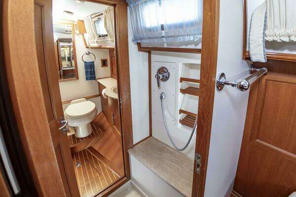Grand Banks Eastbay 49 Eastbay SX Yacht For Sale