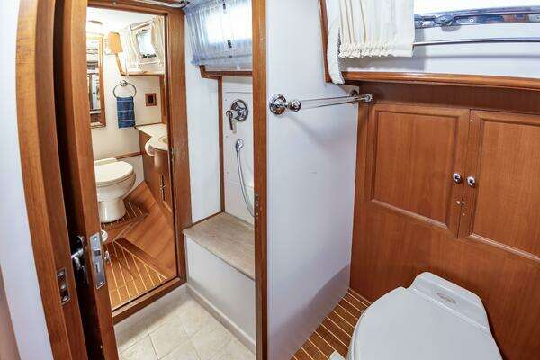 Grand Banks Eastbay 49 Eastbay SX Yacht For Sale