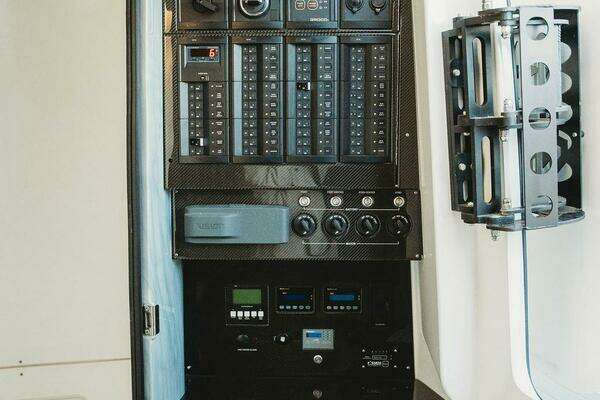 MTI V57 Yacht For Sale