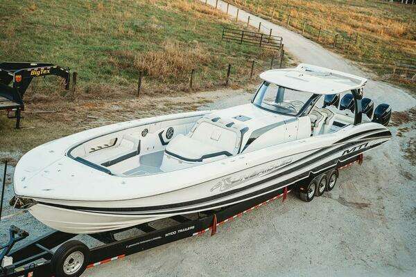 MTI V57 Yacht For Sale