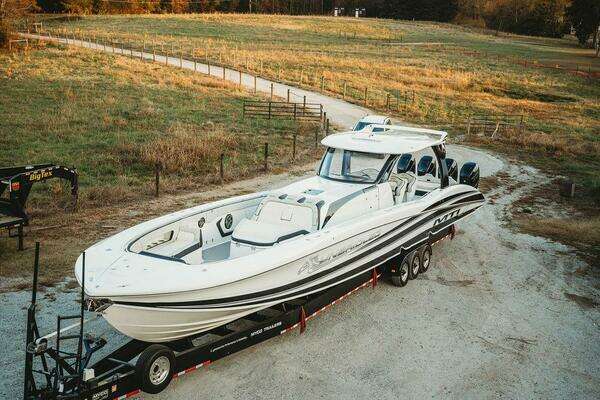 MTI V57 Yacht For Sale