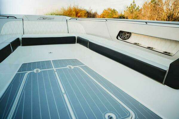 MTI V57 Yacht For Sale