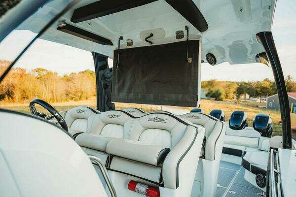 MTI V57 Yacht For Sale