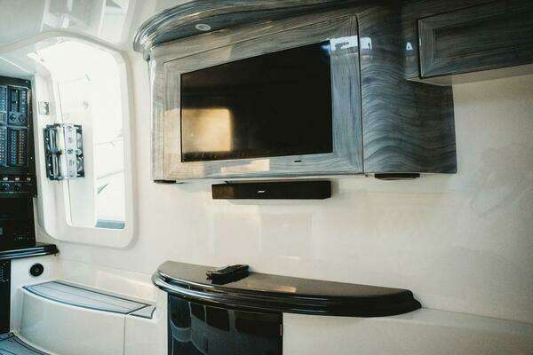 MTI V57 Yacht For Sale