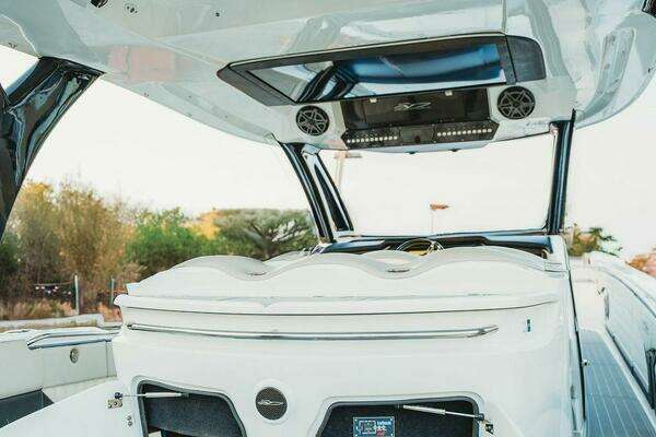 MTI V57 Yacht For Sale