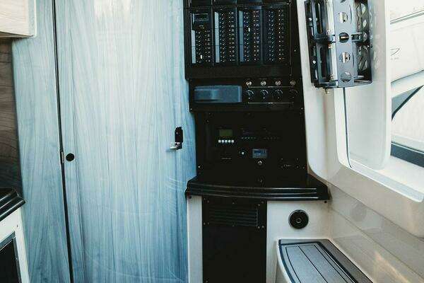 MTI V57 Yacht For Sale