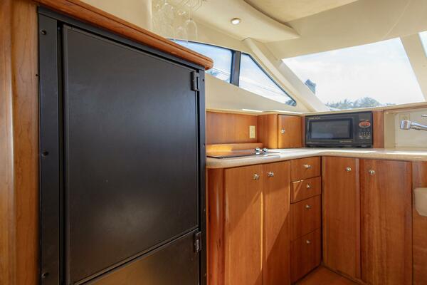Blue Sapphire 41ft Silverton Yacht For Sale