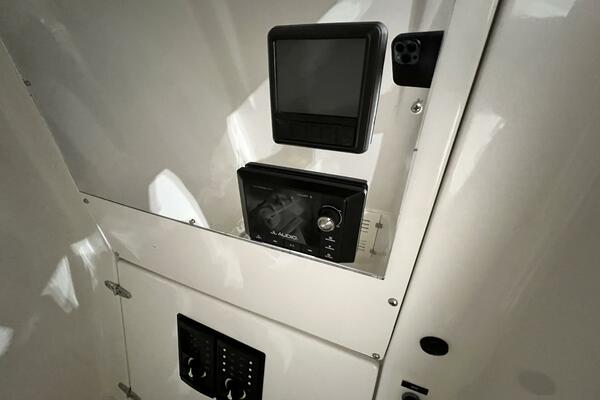 26ft Jupiter Yacht For Sale