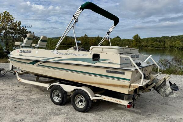 21ft Sun Tracker Yacht For Sale