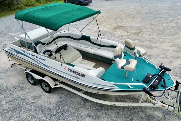 21ft Sun Tracker Yacht For Sale